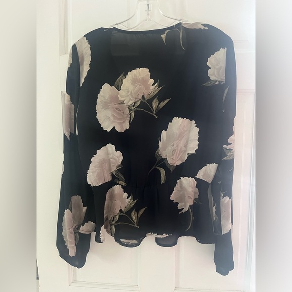 Floral Blouse w/peplum - Picture 3 of 3